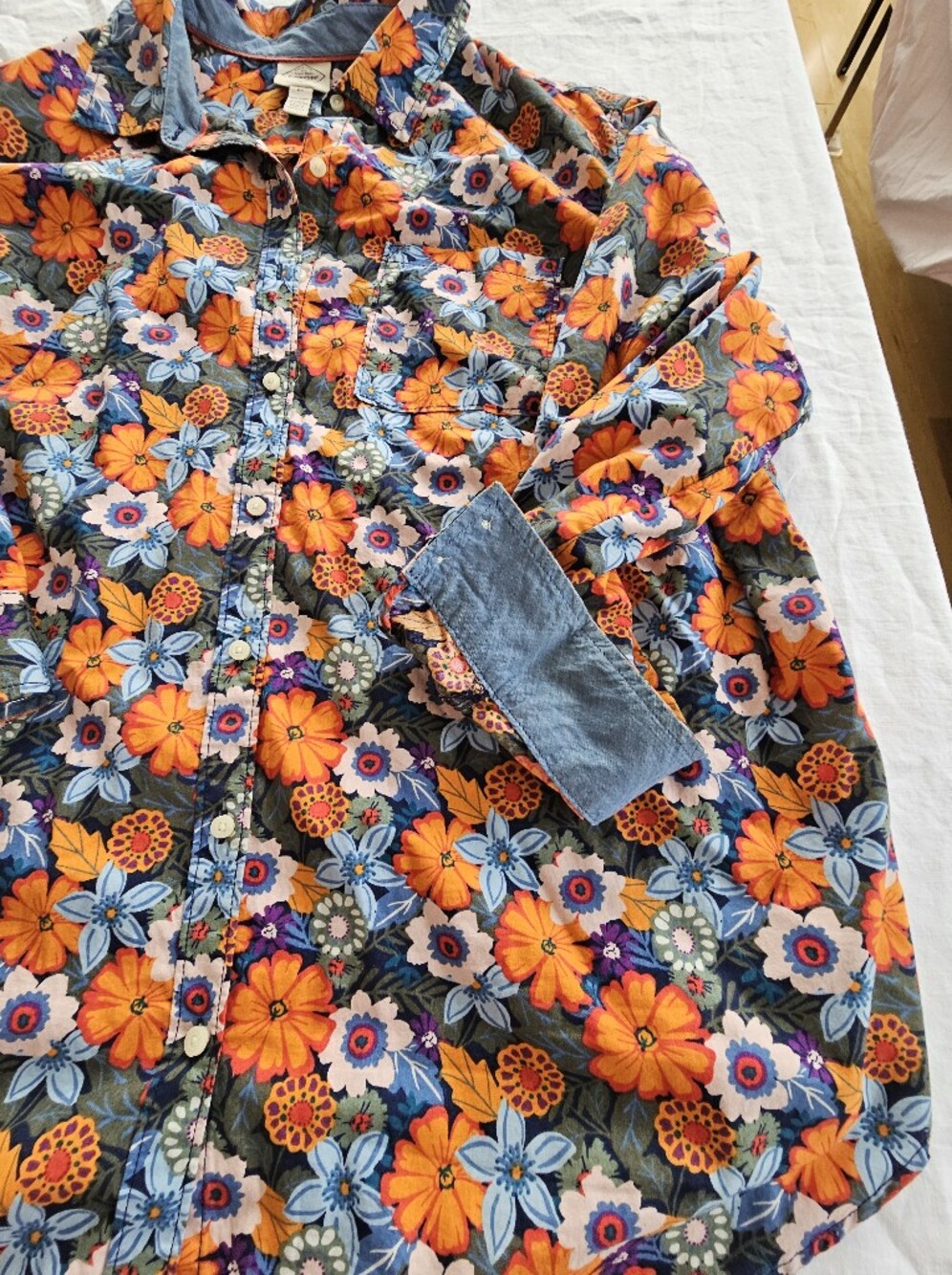 St. John's Bay Button Down Floral Top Size OX - Picture 3 of 6